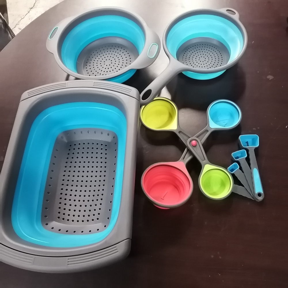 BNIB silicone Kitchen collapsible colander set vegetable fruits strainer